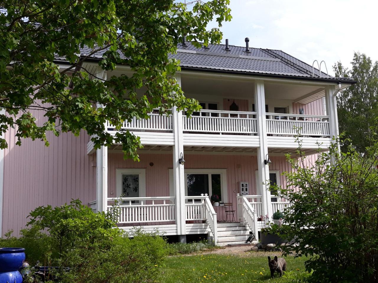 Wanha Neuvola Guesthouse ปิเอกซามากิ ภายนอก รูปภาพ